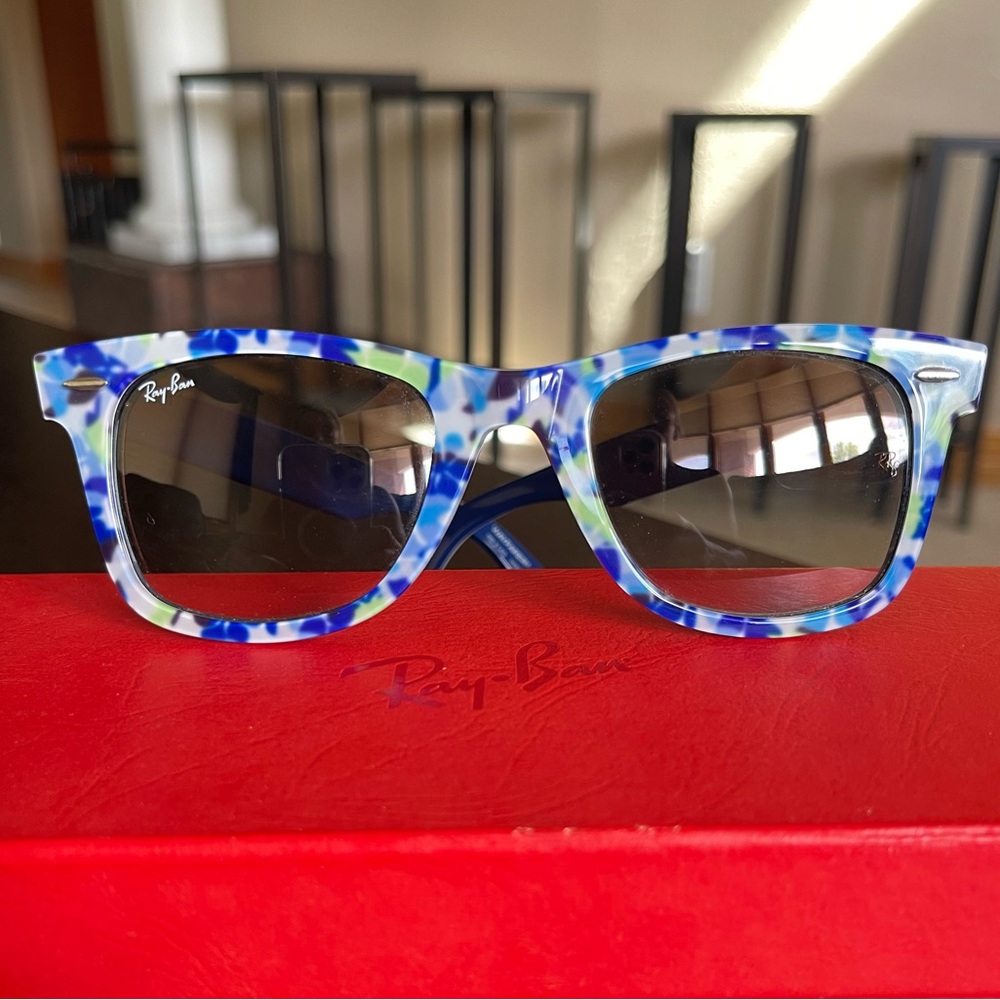 Ray-Ban Original Wayfarer Limited Edition RARE Print - Special Series 1
